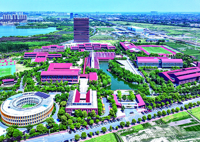 如皋市龍游湖外國(guó)語(yǔ)學(xué)校